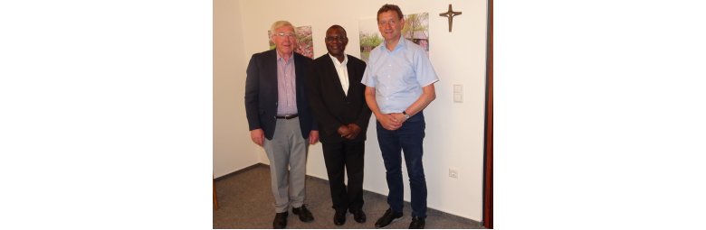 vl. Engelbert Rauen, Pfarrer Désiré, Bürgermeister Bültgerds